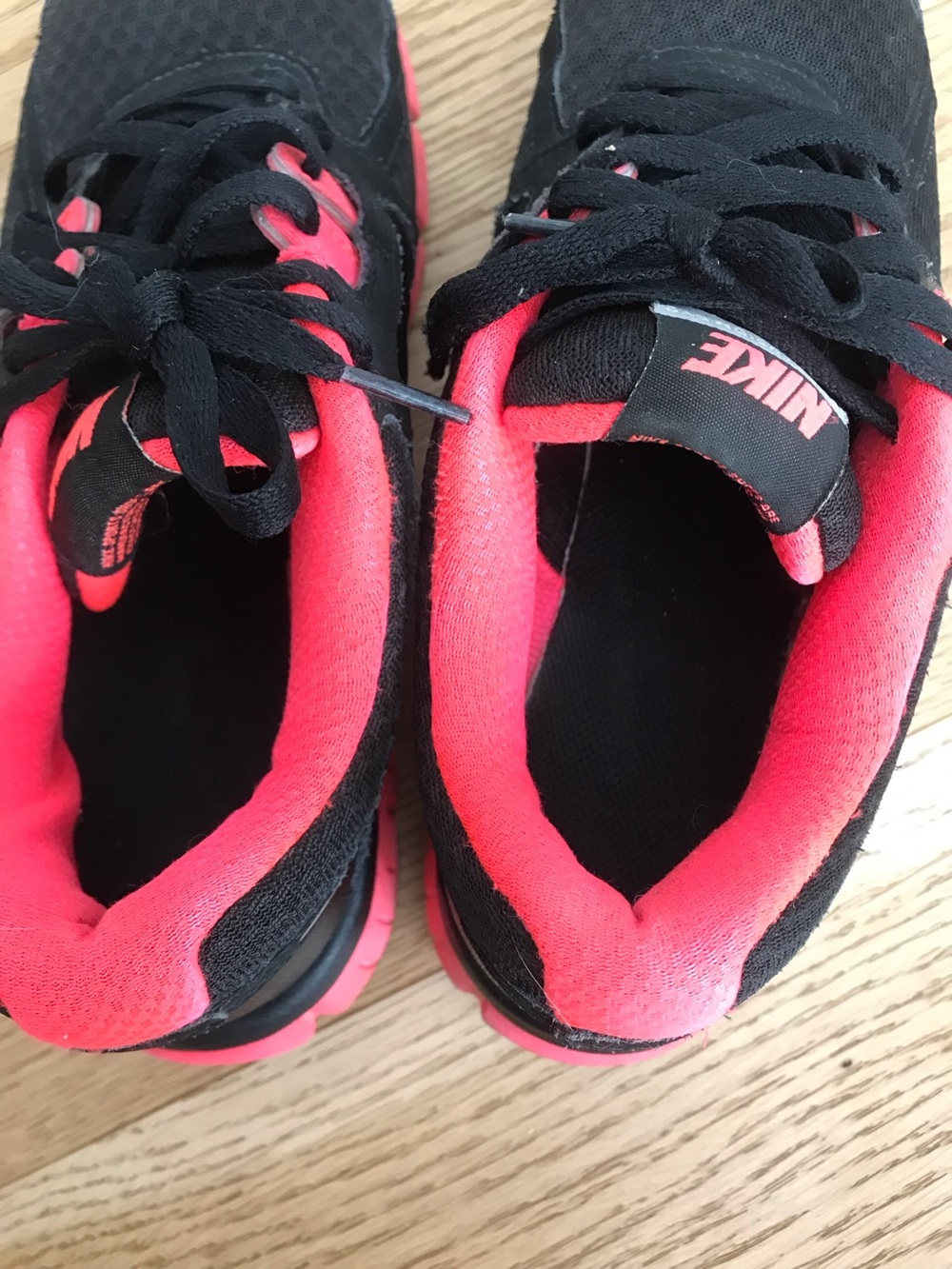 Nike "Dual Fusion ST2" Black/Coral Lightweight Running Shoes - Picture 7 of 8